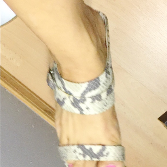 Calvin Klein snake pattern heels size 8 - Picture 6 of 6